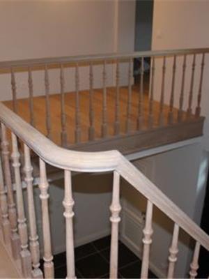 Trap met balustrade in Franse eik